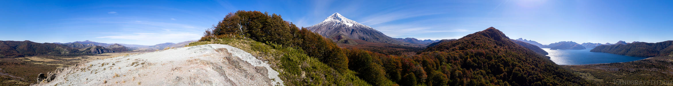 Volcano Lanin in 360 from Lago Tromen Lookout - An immersive view of the autumn forest surrounding a lookout point for volcano Lanin