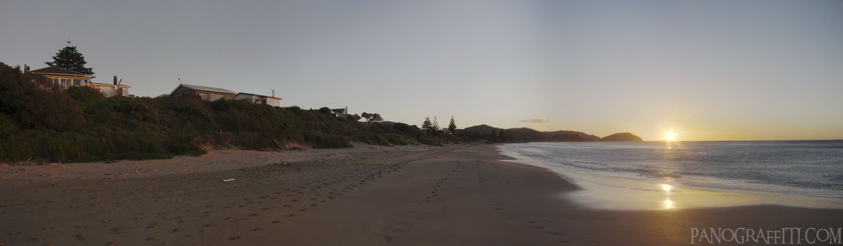 Wainui Beach Sunrise HDR - Wainui Beach at sunrise
