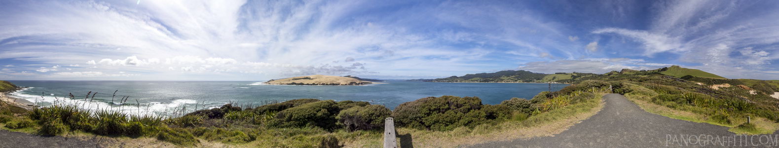 360 View of Arai Te Uru Lookout - A 360 degree view while standing on a bench near Opononi
