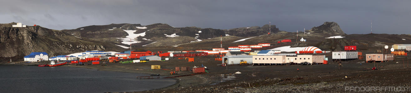 Chilean and Russian Bases on King George Island - The Chilean base Frei and Russian base Bellingshausen reside on King George Island in Maxwell Bay and are permanently staffed year round.