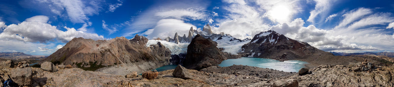 360 Degree view at Fitz Roy Peak - A long hike up over 1,000 meters from town rewards you with a 360 degree view of the Fitz Roy peak and the two glaciers which feed the seperate lagons at the top